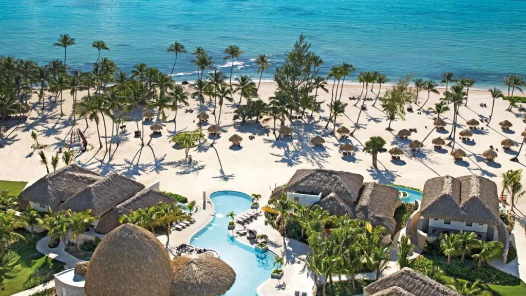 Secrets Cap Cana Resort: donde cada amanecer es un regalo, cada rincón es una invitación a la serenidad. Explora playas privadas, sumérgete en el lujo y déjate llevar por la magia del Caribe. Tu escape perfecto aguarda. 🌅🌴 #SecretsCapCana #AmanecerEnElParaíso